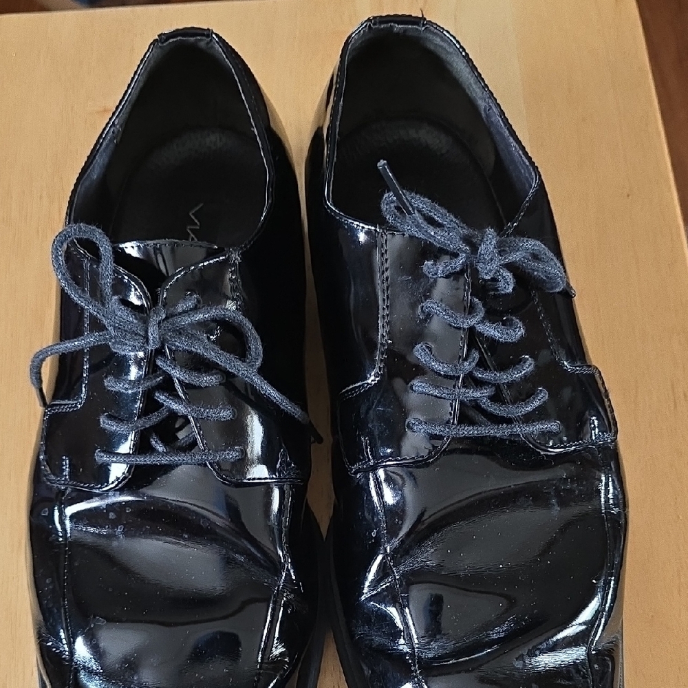 VIA SPIGA Sleek Black Patent Leather Oxfords